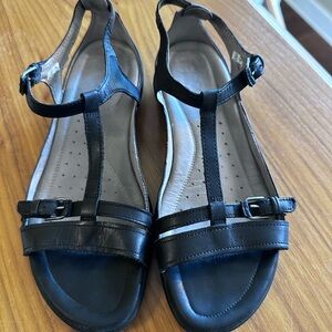 Ecco Flash Black T-Sandals with Cushioned Footbed and Ankle Strap